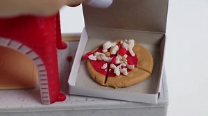 芭比的披萨饼Barbie Pizza Chef Playset with Cute DIY Mini Play Doh Like Pizza Meals!