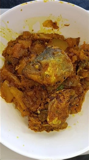 Ilish Macher Matha Diye Kumro Chokka | Traditional Bengali Recipe | Mumpy's Kitchen