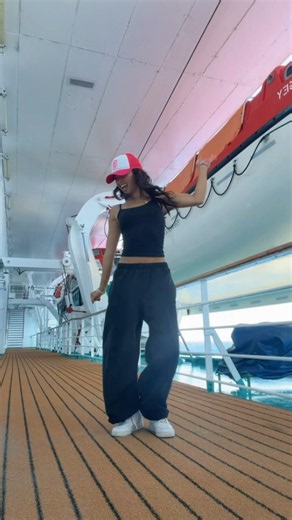 NICOLE LAENO MY SWEETIE DANCE💃🏻🔥😍 #trend #choreography #semesteratsea #sasfa26 #voyage138