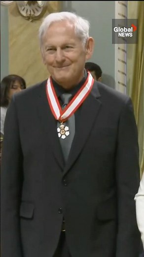 Victor Garber inducted into Order of Canada 🎖