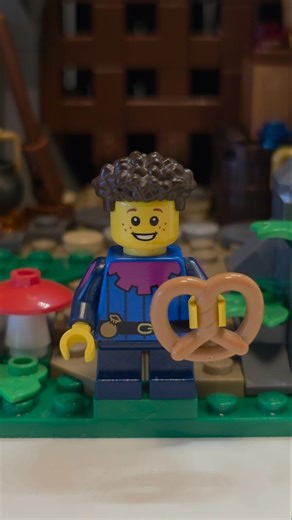 LEGO 10305 Lion Knight's Castle Minifigures:Peasant Boy