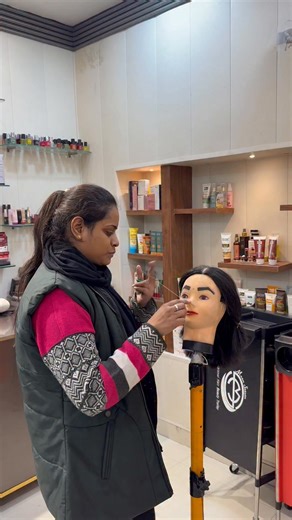 Amita Gill on Instagram: "Eyebrow Threading for Beginner Students."