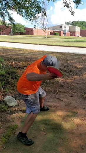 #backhandvsforehand #axiomhex #discgolf #dangdiscgolf #frolf #woods #golf #frisbeegolf #wildcatdgc