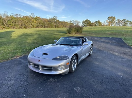 1999 Dodge Viper Is Today's Bring a Trailer Find