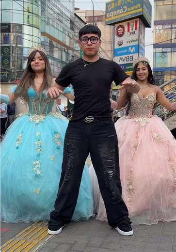 Mi bonitas. 💖 Hoy trabajamos en: @Dangelis vestidos👑✨ Instagram: Itsflashito 🫶🏼 #gamarra #xyzbca #viral #xv #flashito