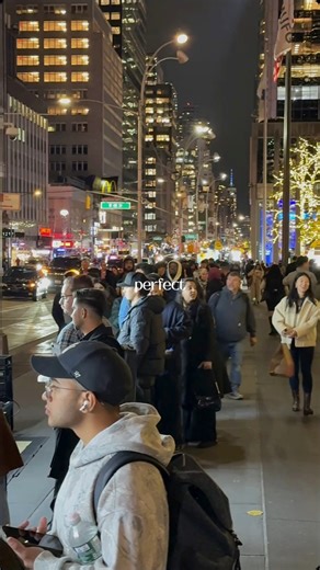 656K views · 4.6K reactions | Only in New York City… A line stretching down the block — all for chicken over rice. Adel’s Famous Halal Food, Midtown Manhattan Would you wait an hour for this? | New York City Photos | Facebook