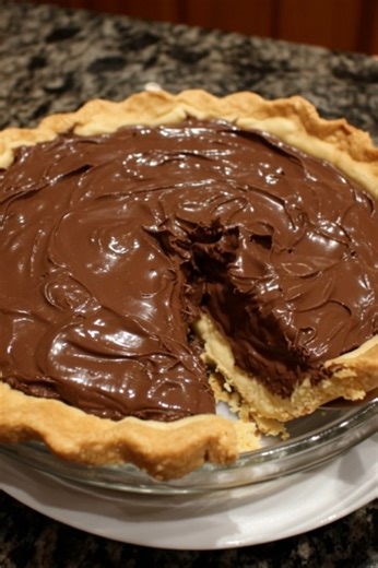 33K views · 196 reactions |  Old-Fashioned Chocolate Pie 療...