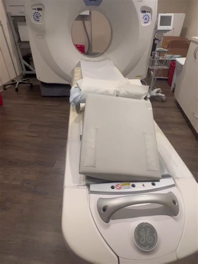 We are hiring CT techs! By being a part of our team, you have lots of benefits, including: ✅$7,500 sign-on bonus or student loan repayment plan for full-time roles ✅No on call ✅Free imaging ✅Generous PTO Send this to someone who is interested in the radiology field!🫀 radnet.com/american-radiology/careers #CCTA #CoronaryCTA #Delaware #HeartHealth