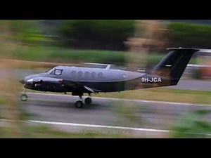 Beech 200 Super King Air approach & landing at Elba Airport - Small Fly