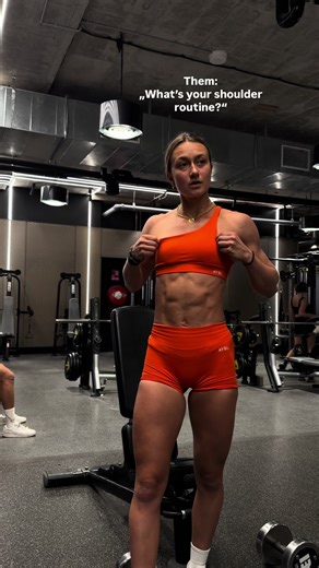 Her: ‚I try so hard to get round shoulders, idk what to do‘ Me: Here’s my go-to routine —nothing fancy, just consistent: 1️⃣ Dumbbell Shoulder Presses 2️⃣ Dumbbell Lateral Raises 3️⃣ Dumbbell Front Raises Strong shoulders cute outfits = double win 💖 @aybl ✨PSA, girls: Monday 23rd @aybl birthday sale starts! 🎉 Prepare your wishlist to snag up to 60% off extra 10% with code VALENTINA10 💕 Don’t miss it! #gym #workout #fitness #shoulders #training