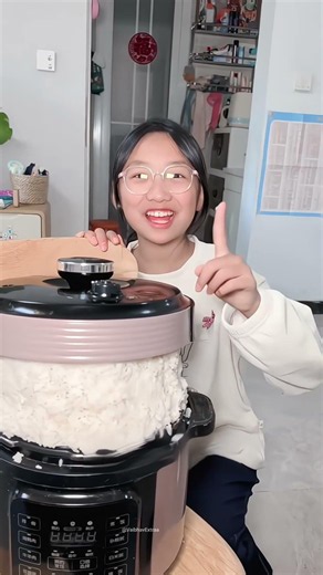 This girl accidentally made more rice than usual today but her sister prepared new dish #shortsvideo