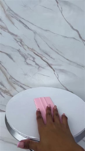 How to Bake a Beautiful Cake for Your Wife