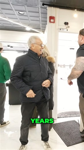 Customer walks in and immediately says the quiet part out loud 😳😂