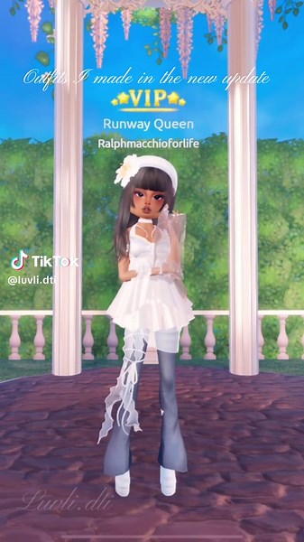 Ignore how bad my graphics are… Sorry I didn’t post for a while I got banned 💔#dti #dresstoimpress #newdtiupdate #dtispringcollection #springupsate#fits#tamaletamaletamaleeeeeeeeee