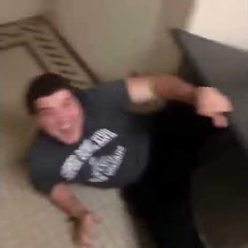 Bathroom Stall Fail Vine