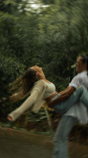 tommy + ellie ketcham | hawai’i wedding photo + video team on Instagram: "a dreamy love scene🥹💌 • • • #hawaii #rainyseason #oahu #photography #creative #fyp #trending #tiktok #cinematography cinematographer | hawaii | rain | fyp | engagement | videographer | couples | love"
