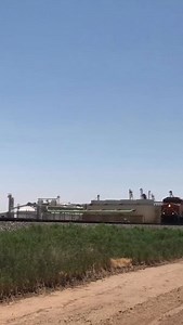 8.6K views · 1.1K reactions | OG followers will remember the “woot woot” times 沈. Two fast moving intermodal trains pass each other on the BNSF Transcon near Hereford, TX! ••••• #bnsf #train #railroad | TBB'S TRAINS | Facebook