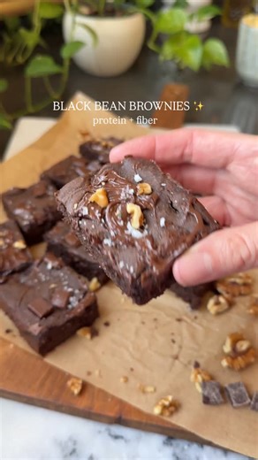 Christine McMichael on Instagram: "@jar.of.lemons Black beans in brownies? Absolutely, 1000% yes! Hear me out: ⠀⠀⠀⠀⠀⠀⠀⠀⠀ (comment “Recipe” and I’ll send it over to your DM’s!) ⠀⠀⠀⠀⠀⠀⠀⠀⠀ Better-For-You – Fairly low in sugar, these brownies are made with 6 grams of protein and 5 grams of fiber in every serving. ⠀⠀⠀⠀⠀⠀⠀⠀⠀ Adjustable – As written, this recipe is naturally gluten-free and vegetarian, and it can easily be made dairy-free. ⠀⠀⠀⠀⠀⠀⠀⠀⠀ Taste & Texture – Everything I look for in a traditio