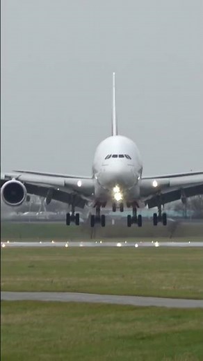 A380 Crosswind Landing