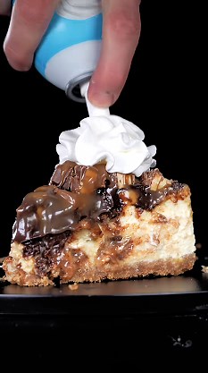 Snickers Cheesecake!