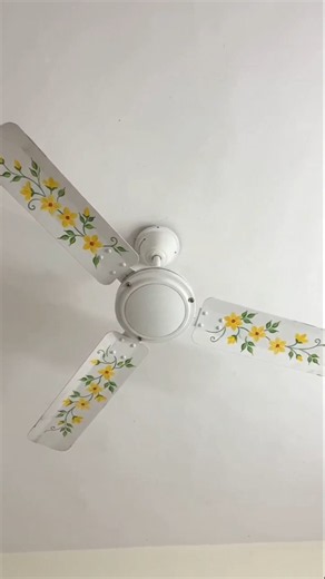 ​Transforming an old, boring brown fan into a vibrant floral masterpiece#decorationstyle#floraldecor