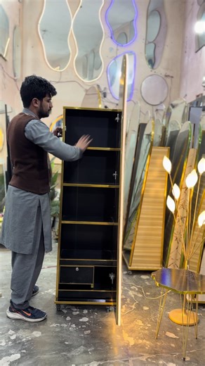 ✨ Space bhi save — Style bhi level up! ✨ 1.5 x 6 Feet Storage Mirror with Light & Drawer Ab dressing bhi aur storage bhi — sab ek hi mirror mein 😍 💡 Bright LED light — perfect makeup & selfies 🗄️ Hidden storage drawer — jewellery & cosmetics safe 🏠 Bedroom / parlour / hostel sab ke liye best choice 💯 Solid quality — long lasting shine 💸 Price: Just Rs 15,000 📞 Order Now: 0325-1222535 #umermirrorhub #StorageMirror #DressingMirror #LEDmirror #makeupmirror