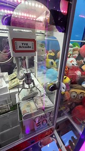 353K views · 7.2K reactions | $5 Claw Machine Challenge #viral #clawmachine #arcade #hacks #lifehacks #iphone15promax #iphone14 | TYE Arcade | Facebook