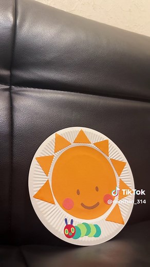 高校生の時に作った紙皿シアターのはらぺこあおむし🐛 3つ目の保育園でも活躍する予感…🤔 #保育士 #はらぺこあおむし #紙皿シアター #保育学生 #人気