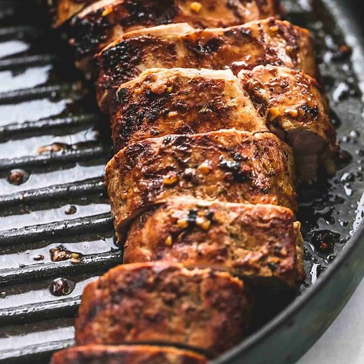 Best Ever Healthy Grilled Pork Tenderloin- I’m not lying when I say this is the easiest, Best, Healthiest Grilled Pork Tenderloin you’ll ever make. The 30-minute marinade consists of pantry staples and the grilling process ensures a moist, tasty, hearty pork tenderloin every time! RECIPE: https://www.lecremedelacrumb.com/best-ever-healthy-grilled-pork-tenderloin/ | Creme de la Crumb
