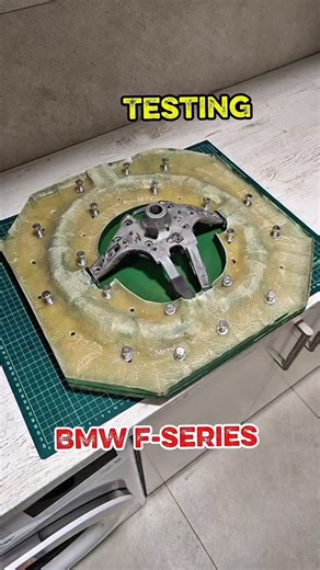 🖤 BlackorGreen 💚 After finishing the mold, I start the test 👌 ➖➖➖ I cut the factory polyurethane down to the metal, then thoroughly sand the metal with coarse P80 sandpaper to ensure proper surface preparation. Next, I prepare the mold by applying a release wax. I use a makeup brush for this step — it works perfectly because it doesn’t leave any fibers and allows for an even application, unlike regular brushes. ➖➖➖ In the next video, I’ll show the final result. Thanks 🙏 | BlackorGreen