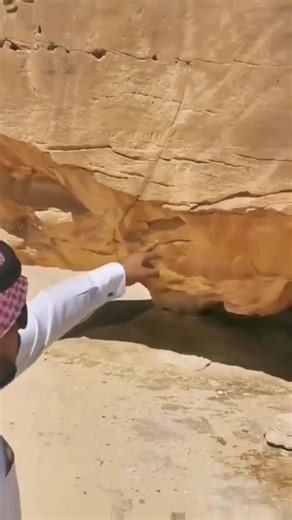 448K views · 10K reactions | ¿Cómo se hizo este corte perfecto en esta piedra? | Ovnis vs Ufos 2 | Facebook