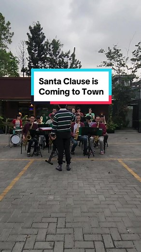 Bandung Jazz Orchestra Christmas Performance at Lekoh Coffee