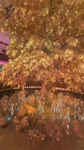 Tree art performance is made of popular and stunning gold material. #shorts