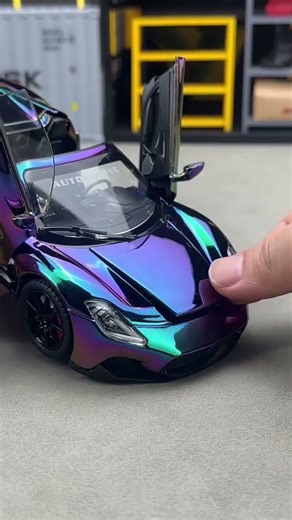 Maserati MC20 Chameleon Edition Scale Model! 🔥 #maserati #mc20 #scalemodel #diecastc #viral #shorts