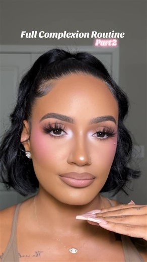 Malessa • Las Vegas Makeup Artist on Instagram: "Full complexion routine part 2 💗 If you’d like to see the eyeshadow tutorial let me know in the comments! •PRODUCTS• @dermablendpro Orignial powder @lauramercier Translucent powder @hudabeauty Banana Bread powder @jessupbeauty Powder Puff @makeupbymario Medium Dark soft sculpt bronzer @glamlite X @dausmendoza Blush trio & Snatching powder trio @onesize Powder Melt setting spray @hudabeauty Easy Bake setting spray @lorealparis Infallible setting s