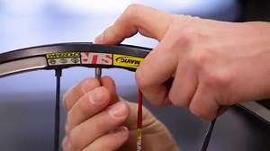 Continental Trail King UST Tubeless Foldable MTB Bicycle Tire with Black Chili (26x2.4, Folding)