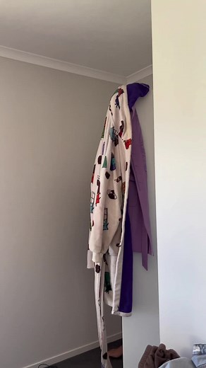 Understanding Reproduction: Pollination and Blooming Explained