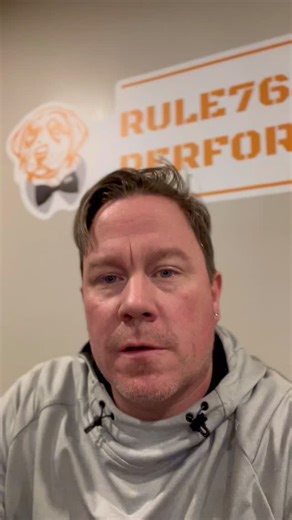 A quick 5–10 minute golf warm-up can completely change your round 🏌️‍♂️🔥 Loosen up, move better, swing smoother, and protect your body before you even hit the first tee. Don’t skip it — you’ll feel better AND play better. Your best golf starts before the first swing. ⛳️💪 Let’s get warm! #golfwarmup #golfperformance #golffitness #golfersofinstagram #golftips #golftraining #golfstrong #golfprep #fitnessmotivation #sportsperformance #warmuproutine #mobilitytraining #golfcoach #golfreels #reelsvi