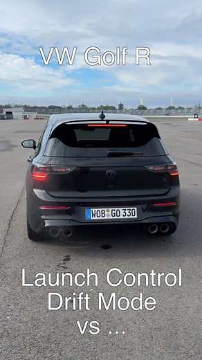 Autogefühl on Instagram: "🔊 Launch Control comparison of the VW Golf R facelift, loose drift mode vs best performing race mode - see how the slip is different! Here you can see the Golf R Black Edition. The updated Golf R comes with a new front with air curtains and lights, illuminated VW logo, LED plus lamps are standard, optional IQ Light matrix LED, then you also have cascading turning indicators. 18“ wheels are standard in EU, optional 19“ or 19“ standard in US, optional 19“ forged wheels
