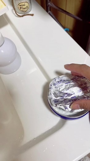 胎動痛いよ🥹落ち着けよ🥹#妊婦生活まで残り1ヶ月ちょい #二児の母 #臨月突入 #fypシ #妊婦あるある #塗りたくってるーよー#ニベア#capcut