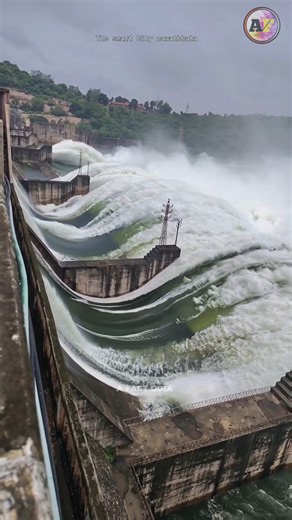Dam ପାଣିର ଫ୍ଲୋ ସବୁବେଳେ ଉପରକୁ କାହିଁକି ରହେ? | Dam water flow |