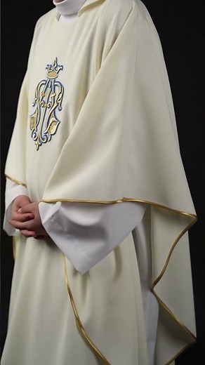 Ecru embroidered chasuble with Marian symbol and wide collar