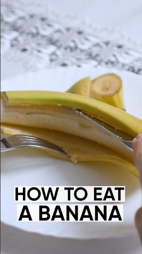 How to eat a banana formally like a queen🍌