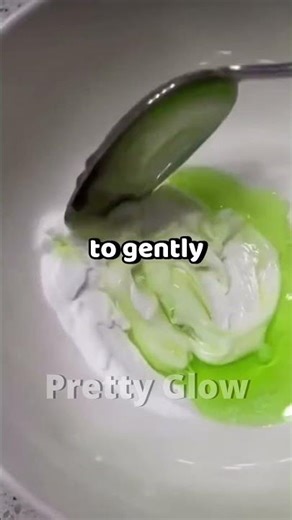 👟✨ Make Your Shoes Look Like NEW Again! Cleaning Hack#cleaninghack #viral #shorts