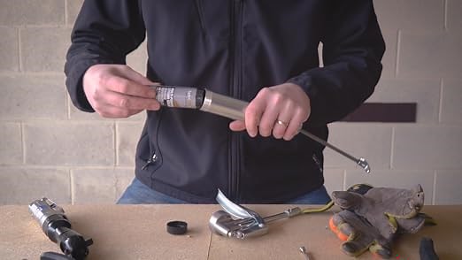 Mini Grease Gun Loading