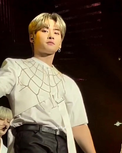 Minho's Captivating Stage Presence | Kpop Edit