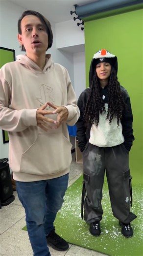 jr_clothi on Instagram: "Del 1 al de 10 cuanto le das a este outfit ? SOMOS TENDENCIA EN TODA VENEZUELA 🇻🇪 @neutropimp @maria.music__ #neutroshorty #maria #venezuela🇻🇪 #outfits #musica #dembow #artista"
