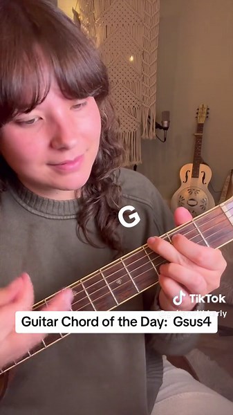 Today’s Guitar Chord is Gsus4👌🏼 A couple of you requested this chord, so here it is! BEGINNER NOTE👉🏼 This is a more difficult guitar chord to play. It’s an awkward shape! I recommend it more for intermediate players. It’s also more of a rare chord. I haven’t come across it often in my playing and teaching at all. So don’t fret (get it?… fret?!) if you can’t get this one! 🫶🏼 Follow for guitar/ukulele lessons and tips! ✨ Book online lessons with me! karlysummers.com/guitarwithkarly #guitar #