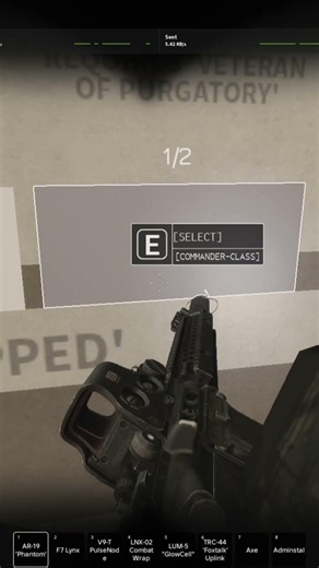 How to switch your weapons with the new Reworked Commander in Roblox examination