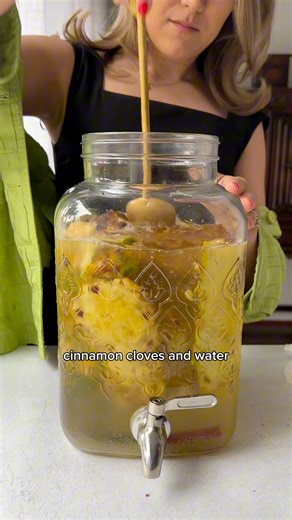 2.5M views · 10K reactions | STOP tossing your pineapple scraps 殺 #recipe #zerowaste #plantbased #pineapple | PlantYou | Facebook